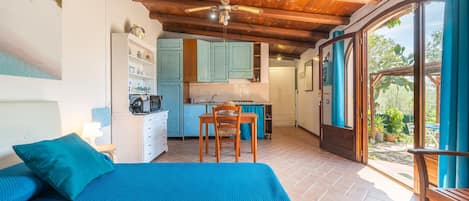 Fer et planche à repasser, Wi-Fi gratuit, draps fournis