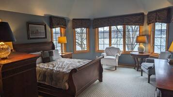 4 slaapkamers, een strijkplank/strijkijzer, wifi, beddengoed