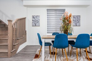 Villa Deluxe | Repas dans la chambre