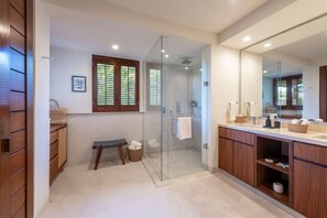 Hårføner og håndklær