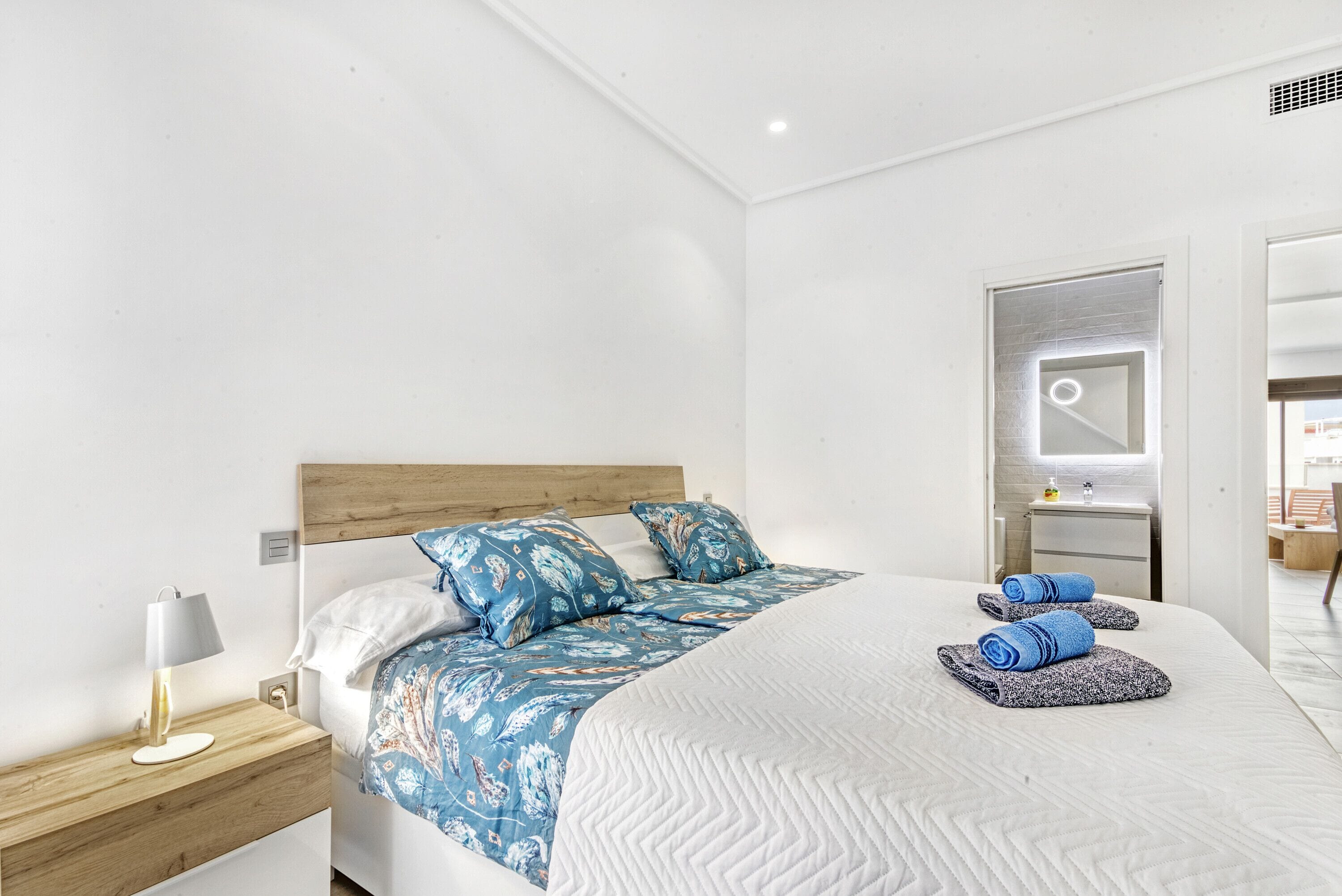 2 soverom, wi-fi (inkludert) og sengetøy