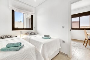 2 quartos, Wi-Fi de cortesia, roupa de cama