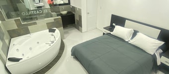 Acogedora suite para parejas con jacuzzi en la habitación a 2 min del centro
