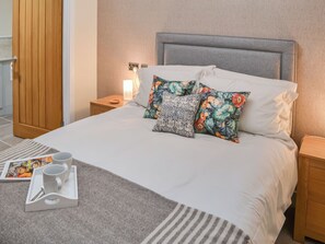1 bedroom, WiFi (free), bed sheets