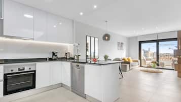 雪櫃、微波爐、焗爐、爐具