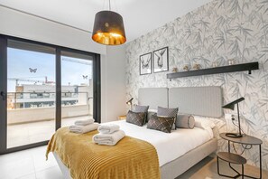 2 bedrooms, free WiFi, bed sheets - Apartment 'Flamenca Village' with Shared Pool, Wi-Fi and Air Conditioning (Orihuela)