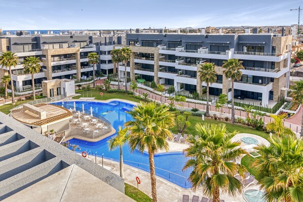 Pool - Apartment 'Flamenca Village' with Shared Pool, Wi-Fi and Air Conditioning (Orihuela)
