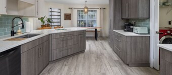 Balinese Beach House w/ Pool, Huge Hot Tub & Sauna