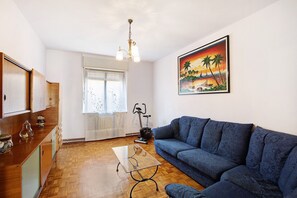 Interior - Apartment 'Maison Blanchet' with Mountain View and Balcony (Sarre)