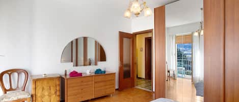 2 عدّة غرف نوم وواي فاي وملاءات أسرّة