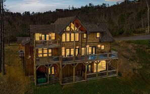 Exterior - Indoor Splashes, Stargazing Soaks, Mountaintop Dining & Game Nights to Remember - Treasure Cove (Sevierville)
