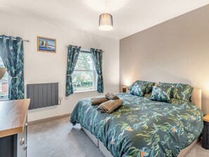 2 bedrooms, free WiFi, bed sheets - 2 bedroom accommodation in Skegness (Skegness)