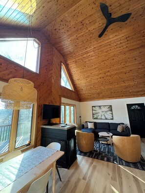 Smart-TV, peis og bordtennis