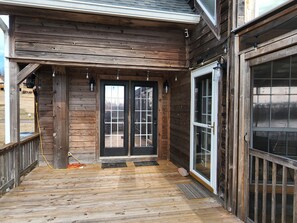 Exterior detail - Pickwick- Screened Patio ON Tennessee River 7th Nt FREE- Dogs Allowed

 (Morris Chapel)
