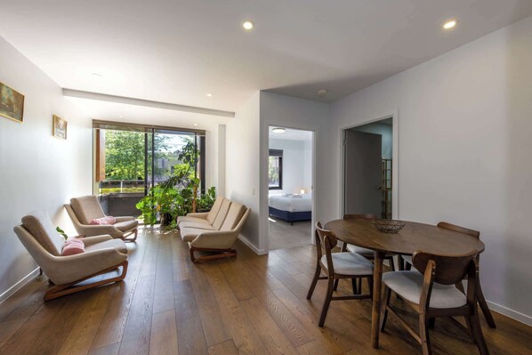 Interior - Cozy 1Bed Unit in leafy Carlton - 10 mins from CBD (Carlton)
