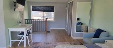 1 bedroom, desk, iron/ironing board, free WiFi