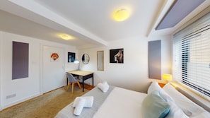 5 chambres, bureau, fer et planche à repasser, Wi-Fi