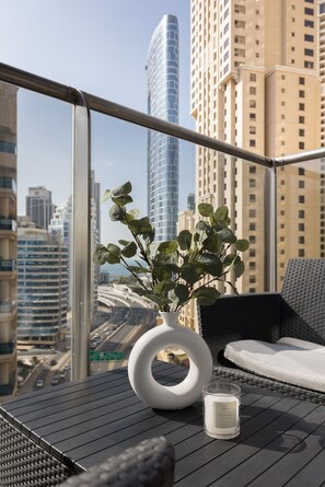 Comfort Apartment | 1 bedroom, premium bedding, cots/infant beds, free WiFi - Fancy studio in Sparkle Tower (Dubai)