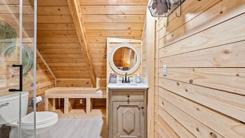 Kabin Klasik | Kamar mandi | Handuk, sabun, sampo, dan tisu toilet