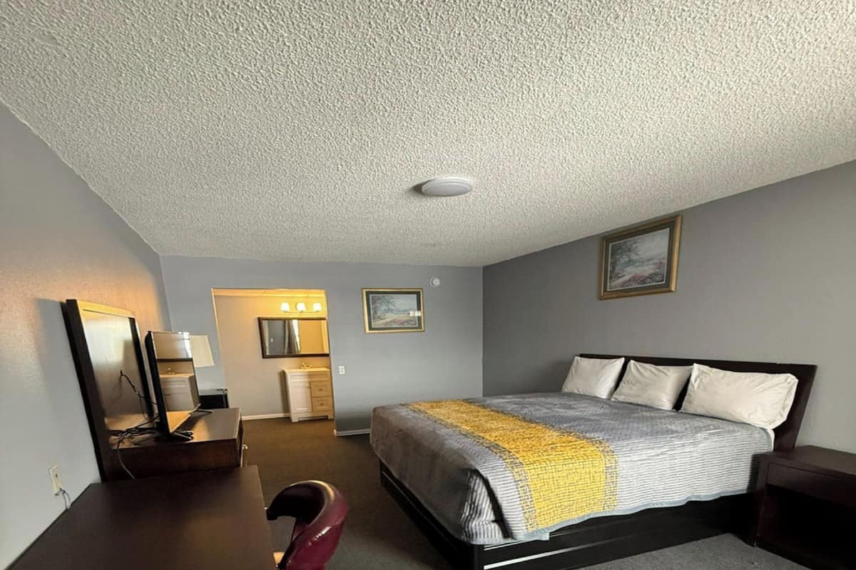 1 bedroom, desk, iron/ironing board, free WiFi
