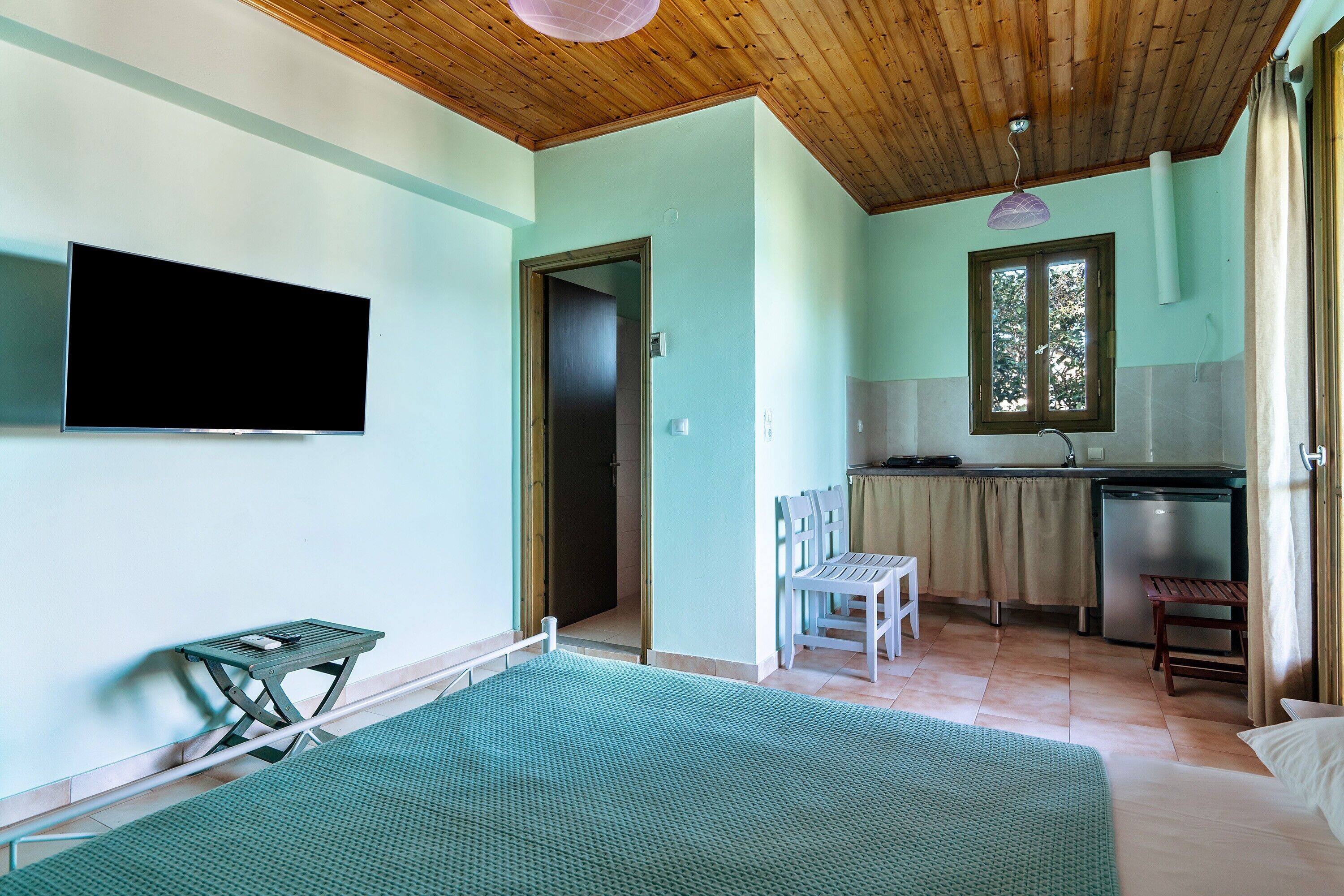 1 bedroom, free WiFi, bed sheets