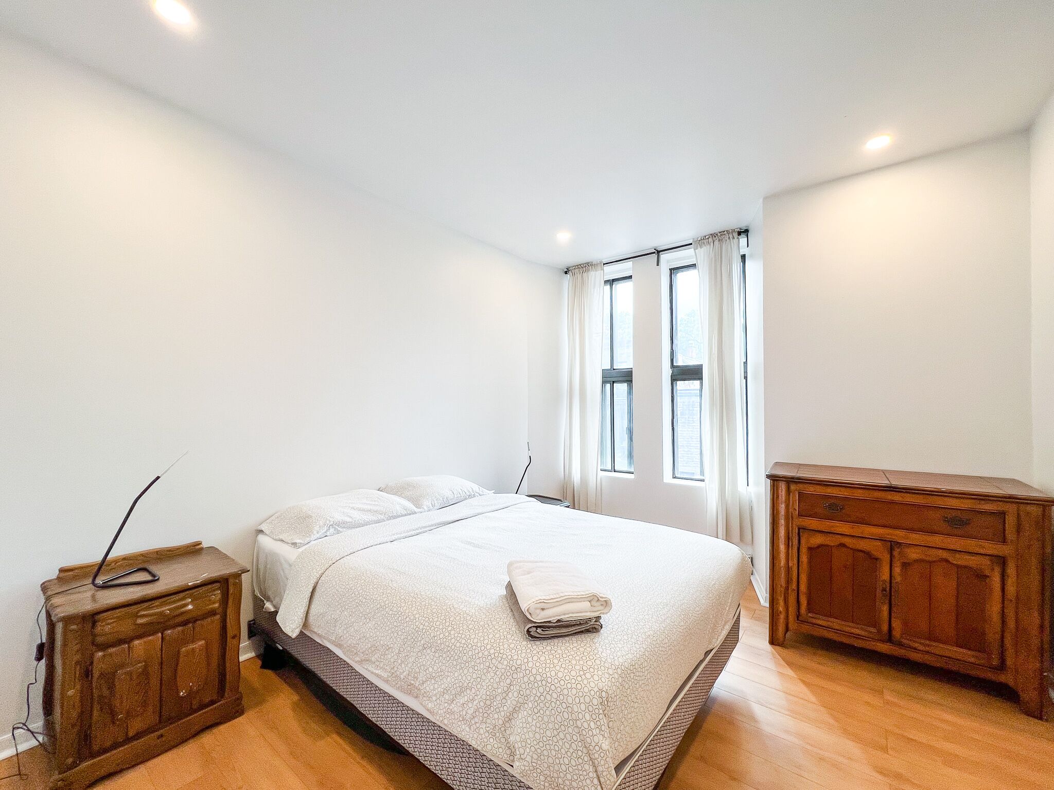 4 chambres, fer et planche à repasser, Wi-Fi, literie fournie