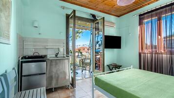 1 bedroom, free WiFi, bed sheets