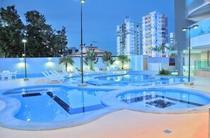 6 albercas al aire libre 