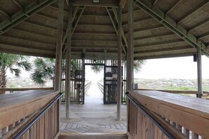 Property grounds - Southern C's Beachfront condo, tropical heated pool, great for family or couple (St. Augustine Beach)