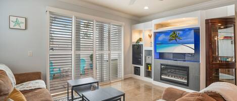 Télévision, cheminée