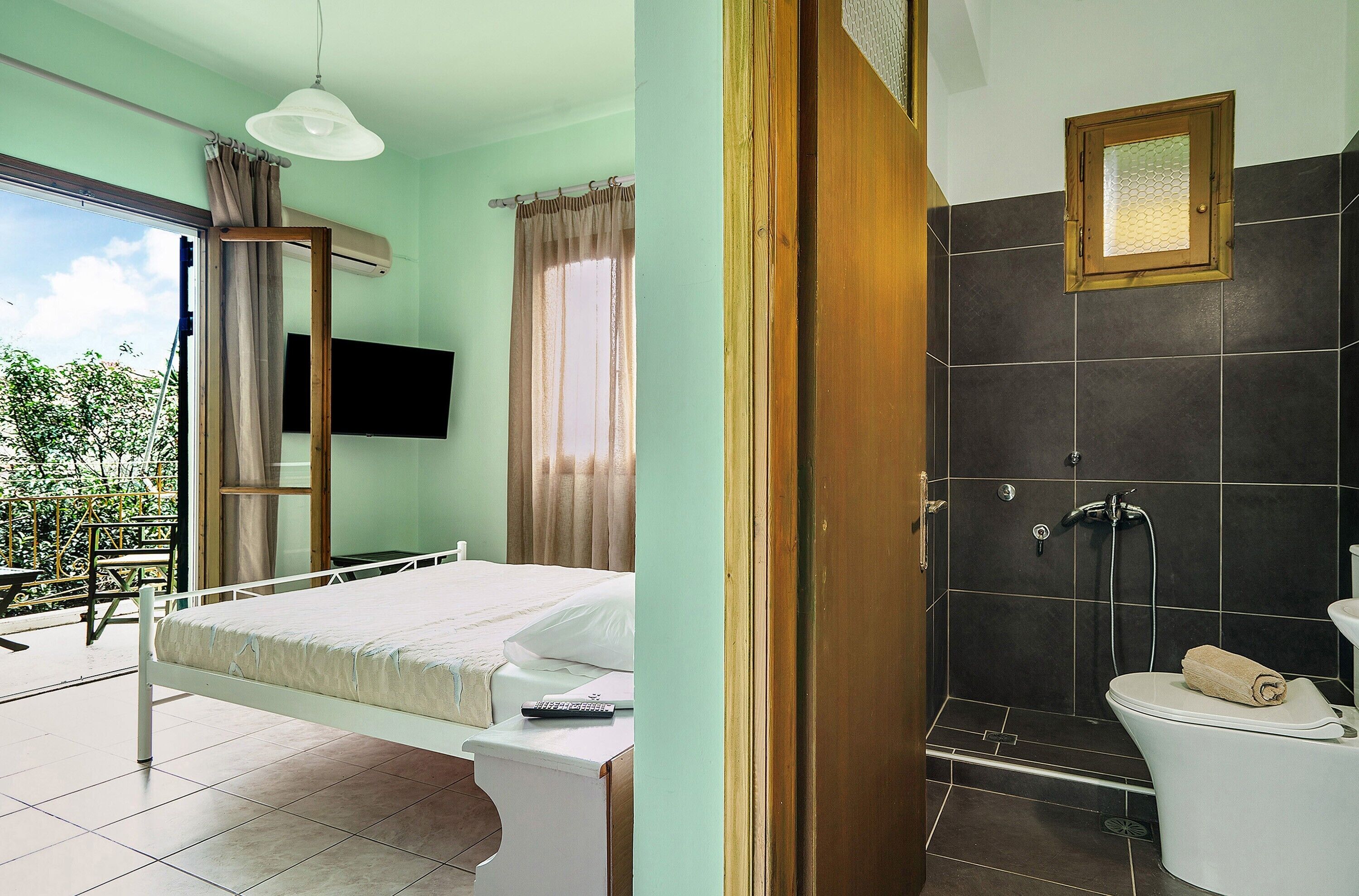 1 bedroom, free WiFi, bed sheets