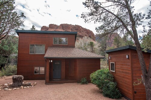This loft style home is a perfect romantic getaway! Near to shopping and hiking!