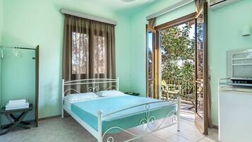 1 bedroom, free WiFi, bed sheets