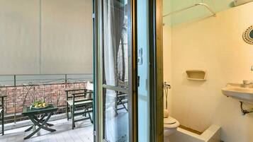 Shower, towels