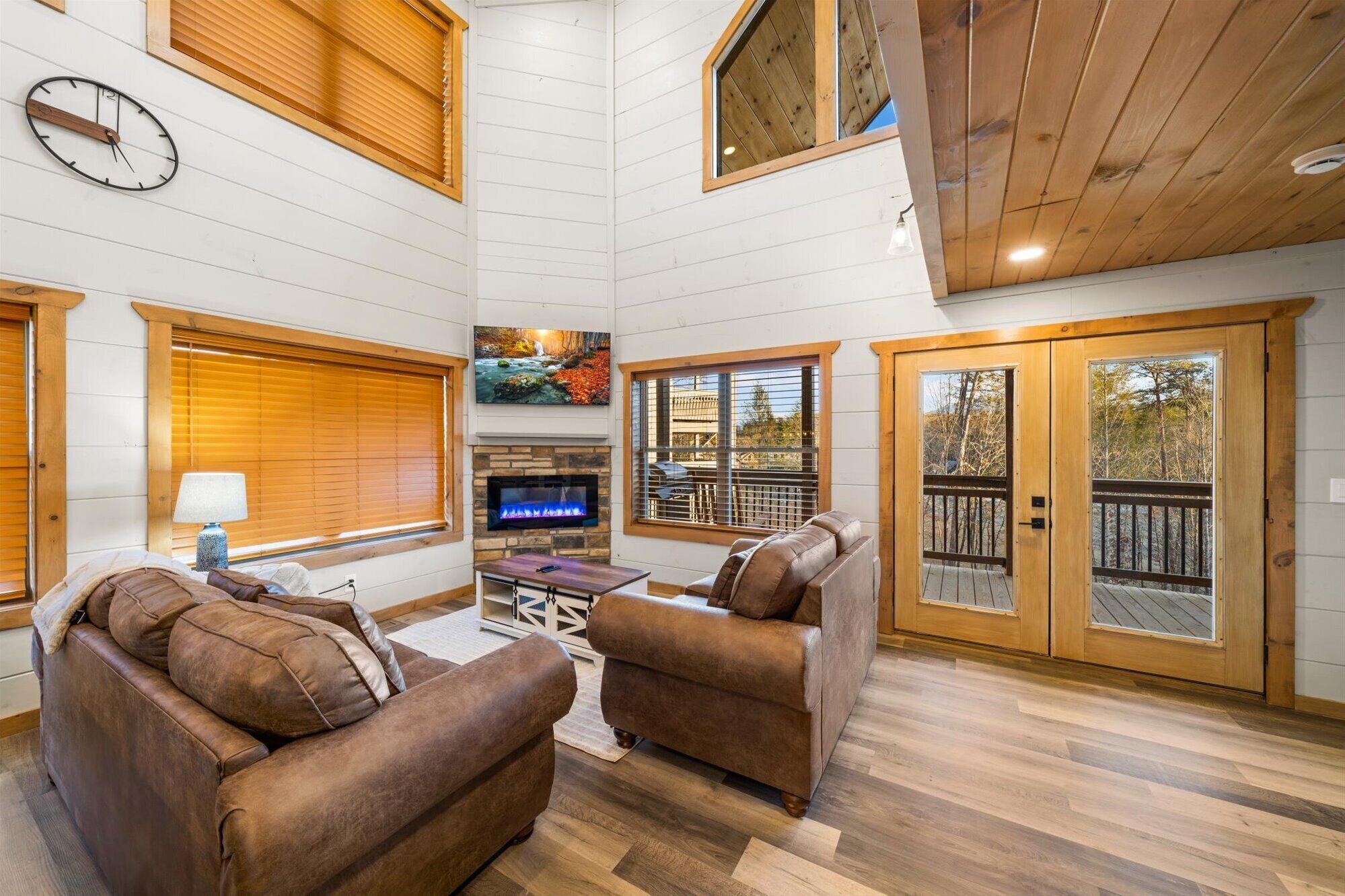 Smart TV, fireplace, offices