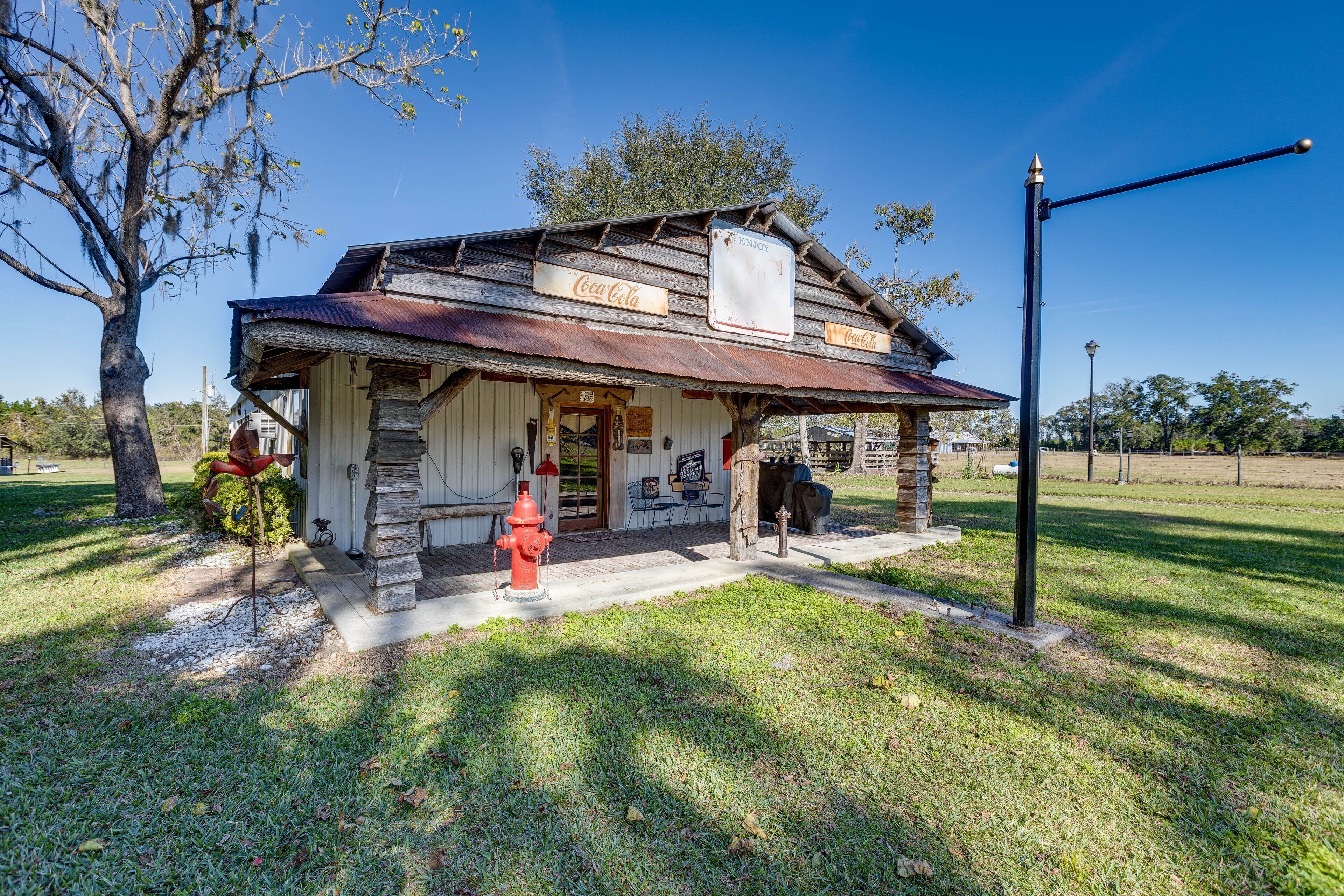 Rustic Lake City Studio Near Ichetucknee Springs!