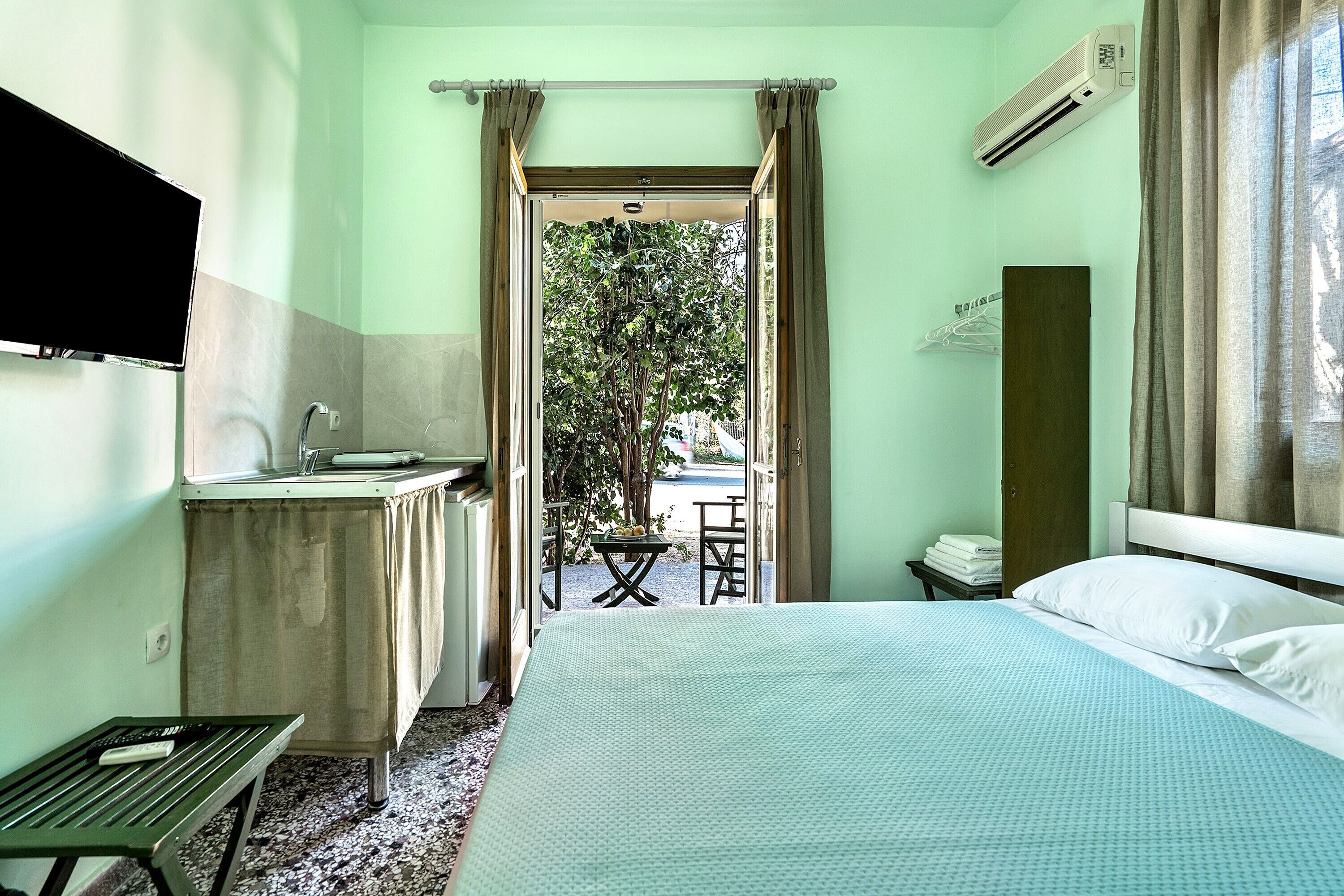 1 bedroom, free WiFi, bed sheets