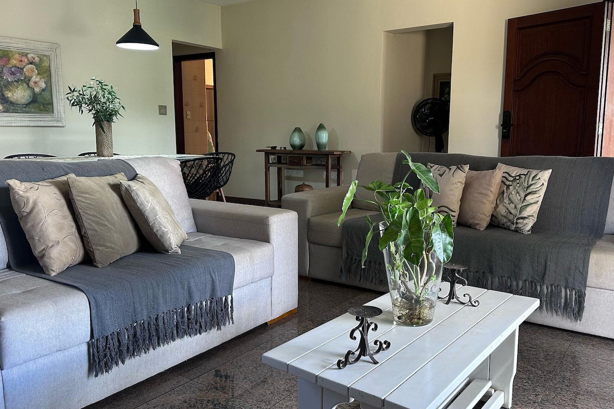 Villa Basic | Area soggiorno | Smart TV 24 pollici con canali via cavo, Netflix, libri