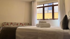 Eenvoudige villa | 5 slaapkamers, luxe beddengoed, pillowtop-bedden