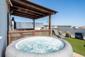 Terrace/patio - Apartment 'Sunset- Spa and Bbq' with Sea View, Wi-Fi and Air Conditioning (Calafell)
