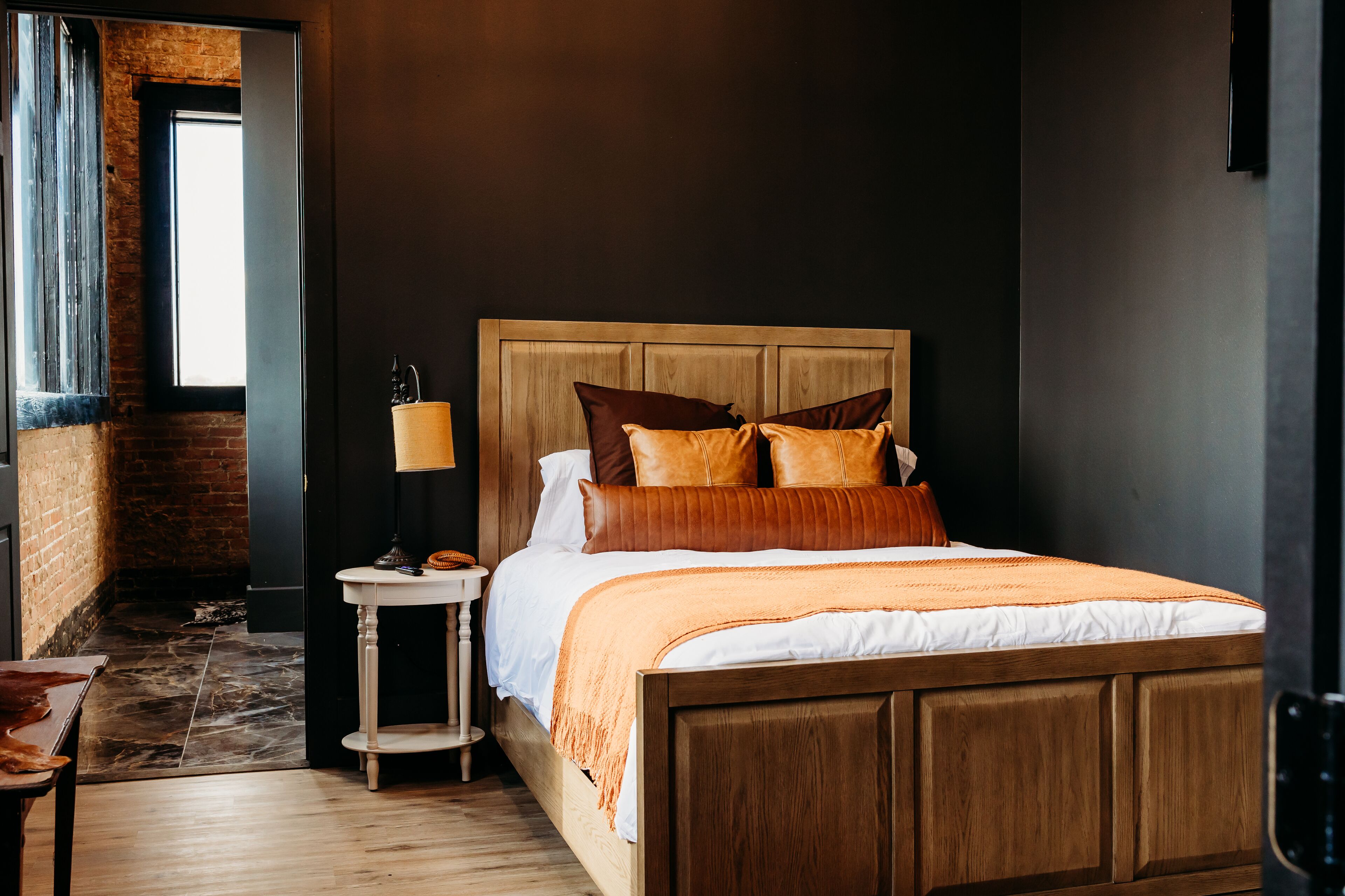 3 多间卧室、WiFi、床单