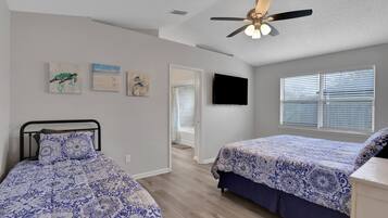 3 bedrooms, iron/ironing board, WiFi, bed sheets