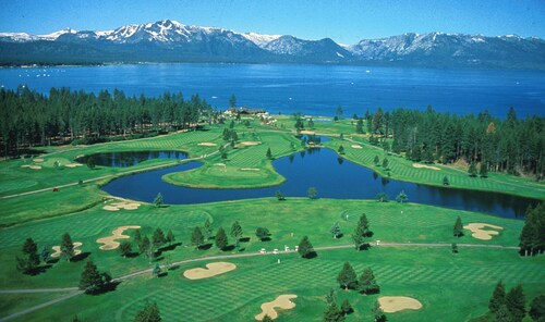 Ponderosa Cabin- Private Hot Tub, Close to Beach & Casino's- ID# ZK750