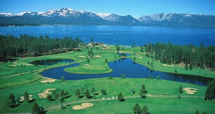 Ponderosa Cabin- Private Hot Tub, Close to Beach & Casino's- ID# ZK750