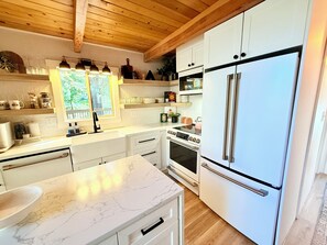 Refrigerador, microondas, horno, placa de cocina