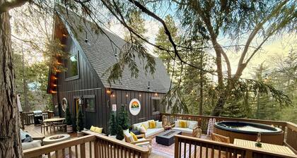 Hot Tub, Secluded A-Frame, Fire place