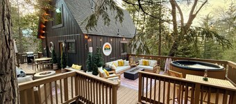 Hot Tub, Secluded A-Frame, Fire place