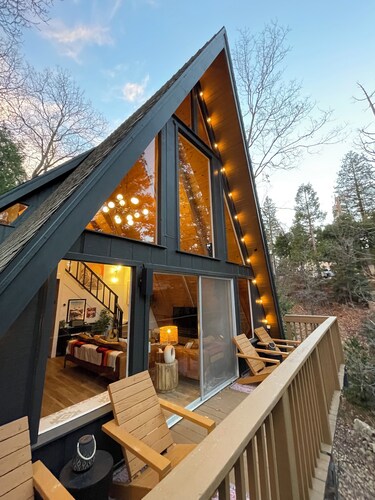Hot Tub, Secluded A-Frame, Fire place