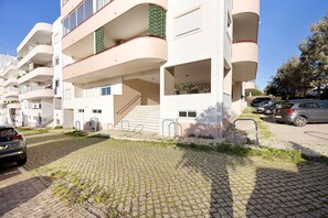 Exterior - Lagos Ocean View Apartment with Sea View, Balcony and Wi-Fi (Lagos)