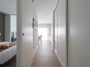 1 habitación, tabla de planchar con plancha, wifi gratis y ropa de cama 